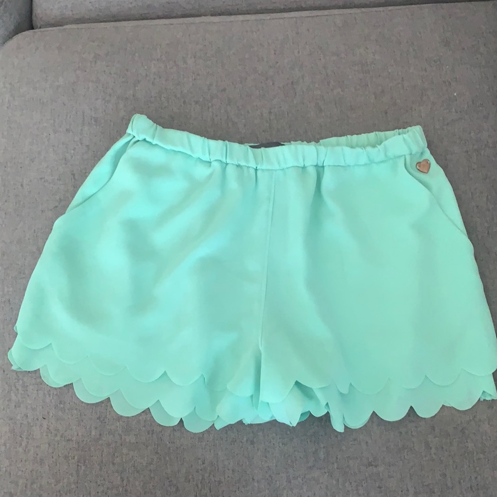 Kendall & Kylie Scallop Edge Shorts